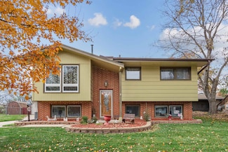 805 John Clinton Dr, Carlisle, IA 50047