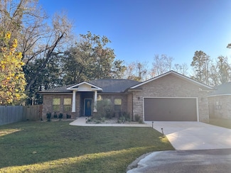 36 Lee Ln, Mary Esther, FL 32569