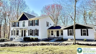 609 Sunlite Ln, Stroudsburg, PA 18360