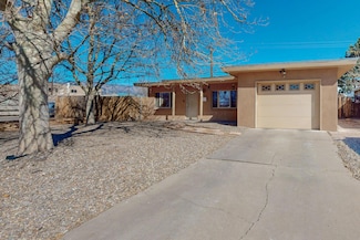1724 Glorieta St NE, Albuquerque, NM 87112