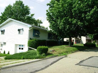 329 Delaware St, Mayfield, PA 18433
