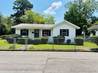 818 Parker St, Dothan, AL 36303