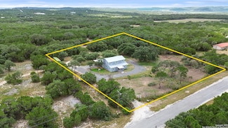 323 Lakeside Dr, Lakehills, TX 78063