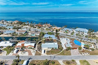 609 Foxworth Ln, Holmes Beach, FL 34217