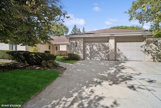 3050 Kayjay Dr, Northbrook, IL 60062