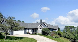 9690 E Walkabout Ln, Traverse City, MI 49684