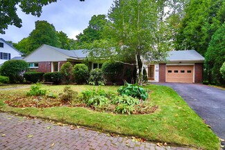 176 Caleb St, Portland, ME 04102