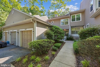 165 Kingswood Ct, Glen Mills, PA 19342