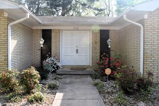 712 Diane Dr, Wake Village, TX 75501