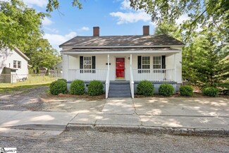 227 Oak St, Clinton, SC 29325