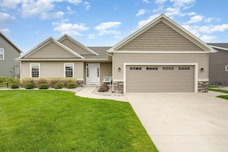 5751 Stone Briar Ln S, Freeland, MI 48623