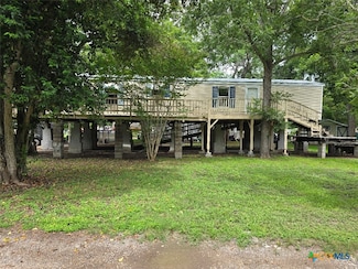 55 Brieger Rd, Gonzales, TX 78629