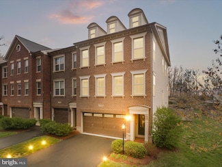 23290 Tradewind Dr, Ashburn, VA 20148