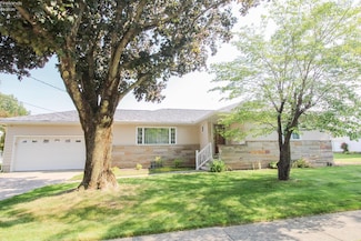317 Albina Dr, Bellevue, OH 44811