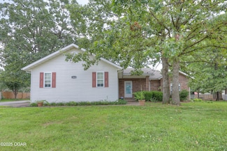 1810 Redbud Dr, Joplin, MO 64801