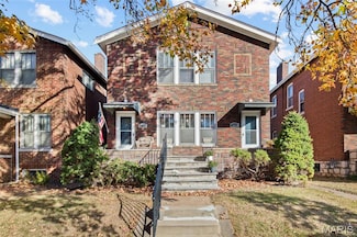 5533 Holly Hills Ave, Saint Louis, MO 63109