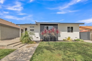 2909 Nipomo Ave, Long Beach, CA 90815