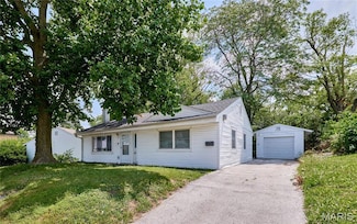1004 Saint Ferdinand St, Florissant, MO 63031