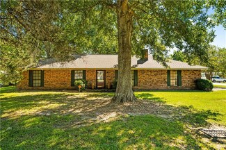 1508 Walnut St, Pine Prairie, LA 70576
