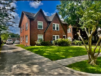 1637 Castle Ct, Houston, TX 77006