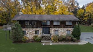 116 Hillcrest Park Rd, Greenwich, CT 06870