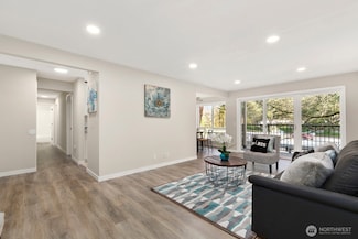 12700 NE 8th St Unit E205, Bellevue, WA 98005
