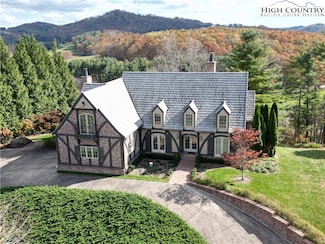 520 E Landing Ridge Cir, Jefferson, NC 28640