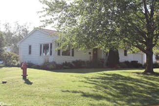 606 N Davis St, Bloomfield, IA 52537