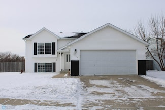 3923 33rd St S, Fargo, ND 58104