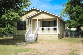 723 Carolina St, Graham, TX 76450