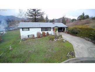 1177 SE Myrtle View Dr, Myrtle Creek, OR 97457