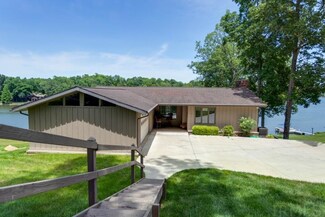 402 W Prancer Dr N, Santa Claus, IN 47579