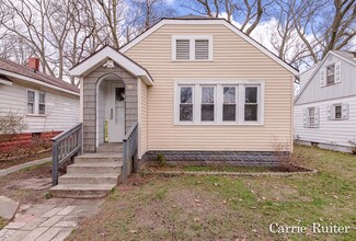 996 Catherine Ave, Muskegon, MI 49442