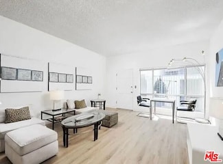 1119 Lincoln Blvd Unit 2, Santa Monica, CA 90403