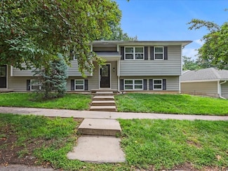 310 N 8th St, Leavenworth, KS 66048