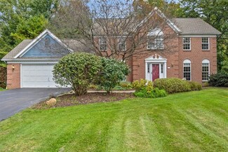 63 Chippenham Dr, Penfield, NY 14526