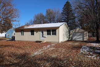 418 S 13th St, Estherville, IA 51334