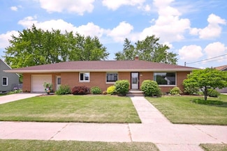 1334 S 23rd St, Manitowoc, WI 54220