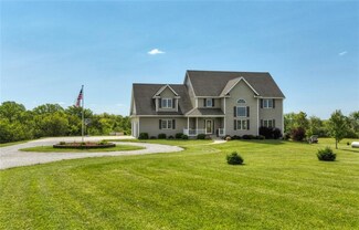 1416 Walnut Ln, Cumming, IA 50061