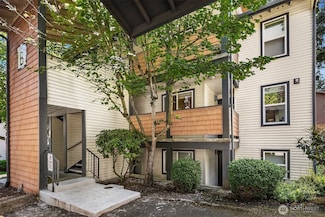 8615 238th St SW Unit B202, Edmonds, WA 98026