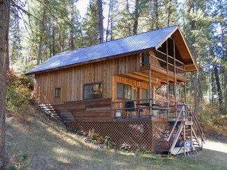 13 Lower Barstow Bridge Rd, Kettle Falls, WA 99141