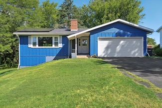 402 Blue View Dr, Mount Horeb, WI 53572