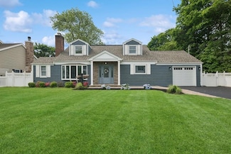 46 Purdy Ln, Amityville, NY 11701