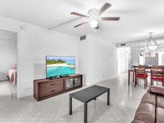 10405 Sunrise Lakes Blvd Unit 304, Sunrise, FL 33322