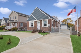 109 Caroline Ave, Franklin Square, NY 11010