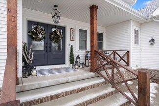 6199 Prairie Wood Dr, McFarland, WI 53558