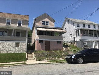 15 W Columbus Ave, Nesquehoning, PA 18240