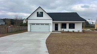 111 Camelot Dr, Holly Ridge, NC 28445