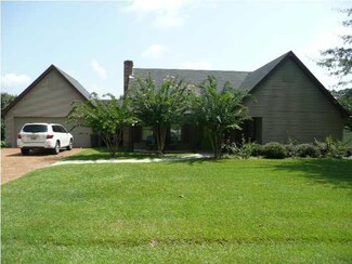116 Fairway Blvd, Carthage, MS 39051