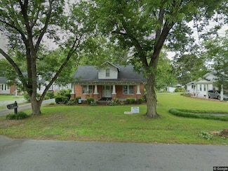 407 E 2nd St, Kenly, NC 27542